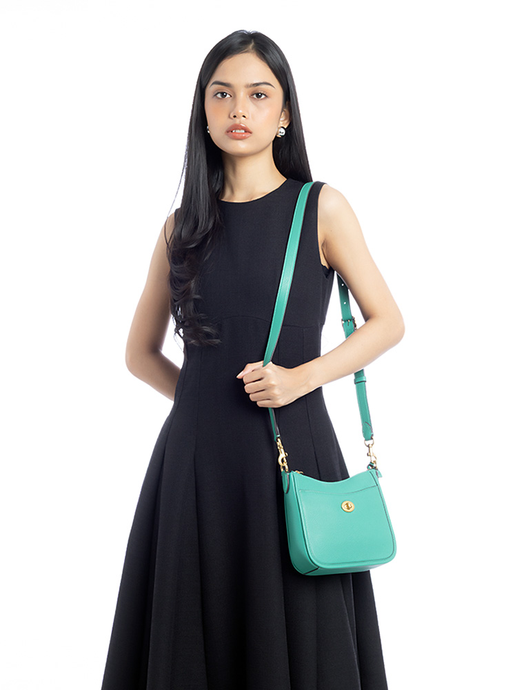 CC390 Chaise 19 Leather Crossbody Bright Green