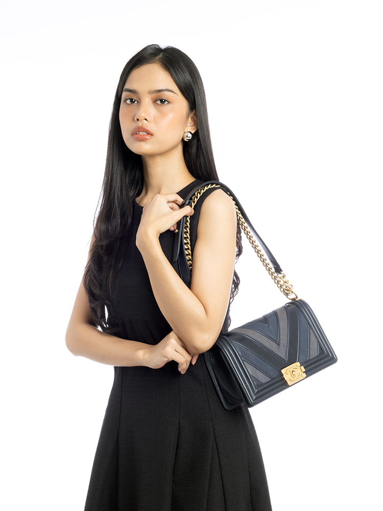 Caviar Chevron In The Mix Boy Medium Flap Bag Navy Black