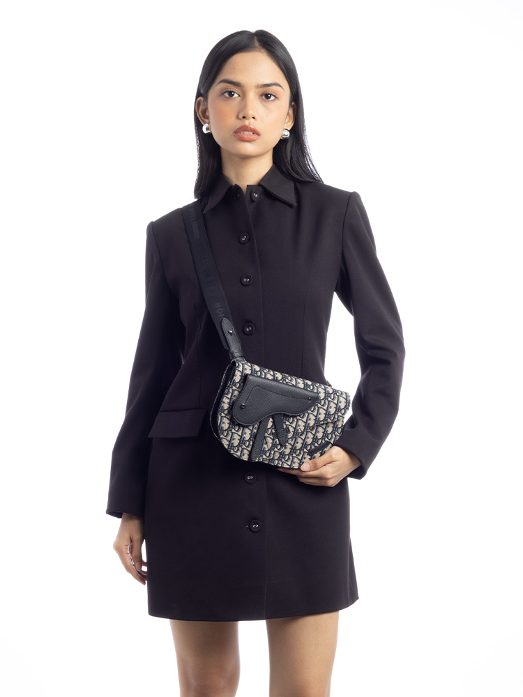 Oblique Saddle Pouch Beige Black