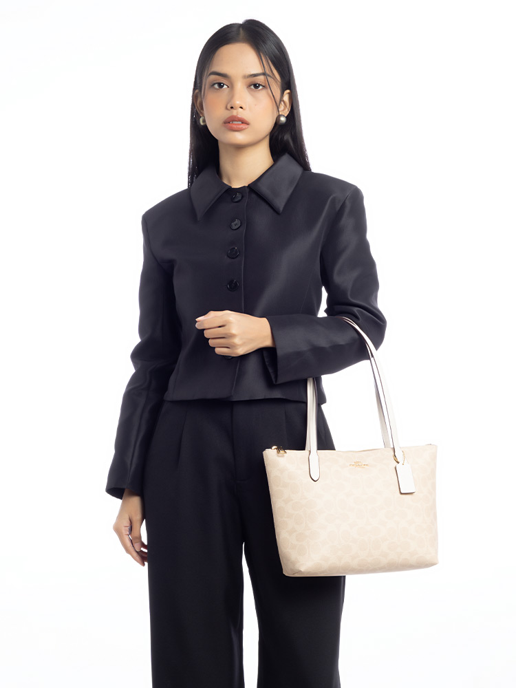 CBT18 Signature Fiona Zip Tote Sand Chalk