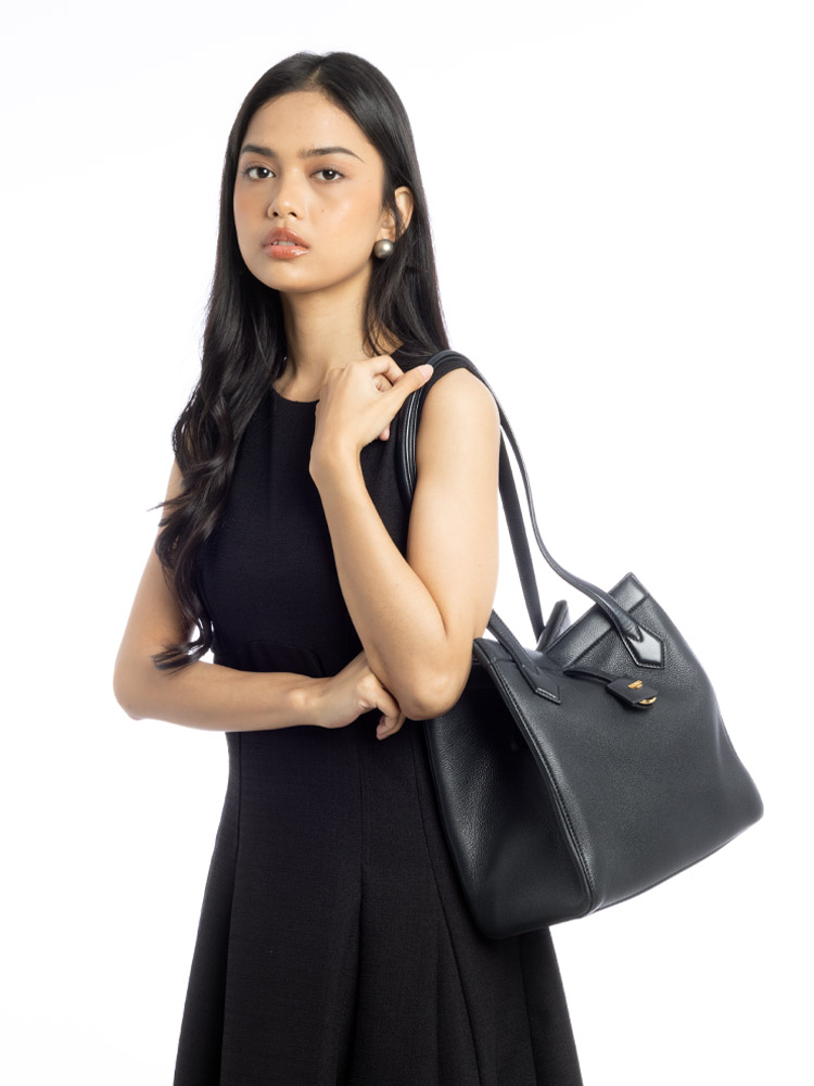 Vitello Grace Origami Medium Tote Black