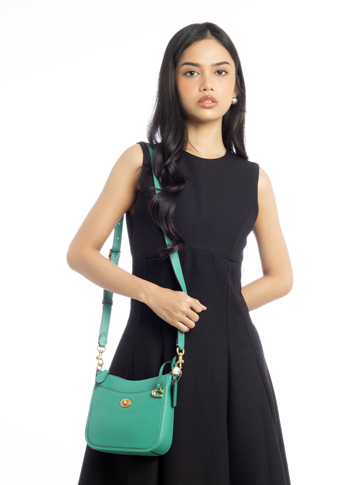 CC390 Chaise 19 Leather Crossbody Bright Green
