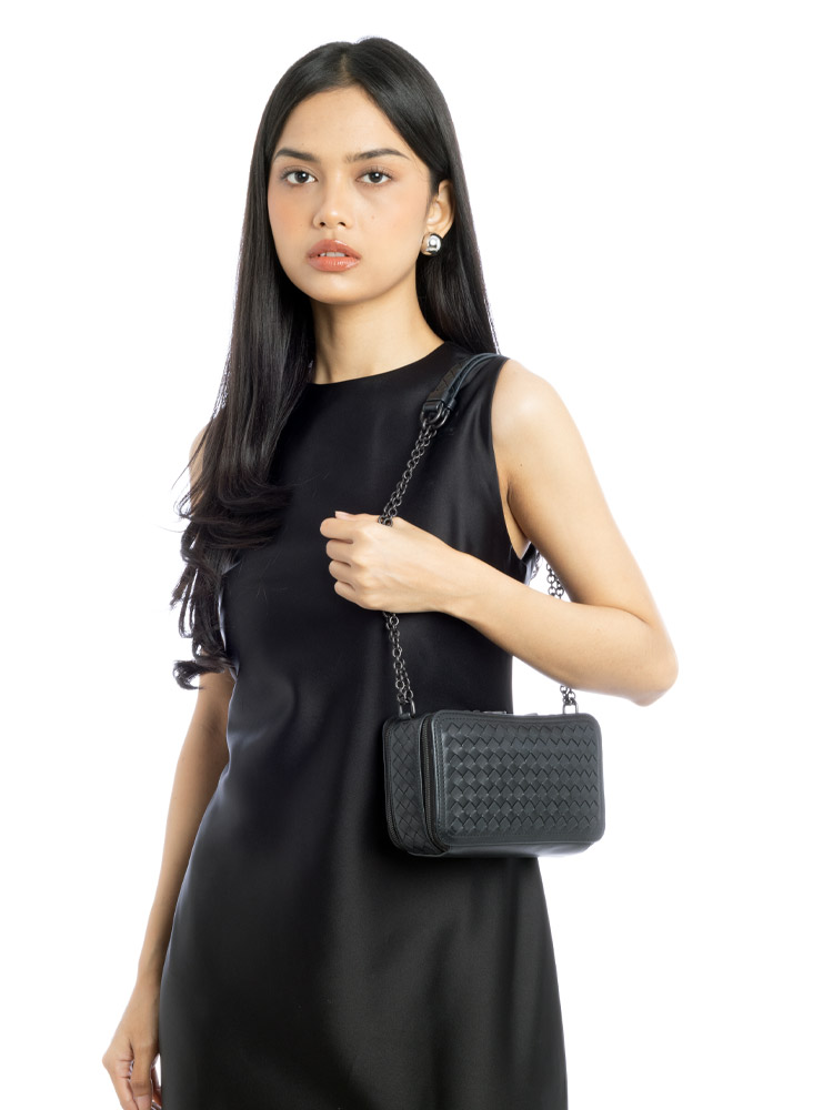 Nappa Intrecciato Chain Clutch Black