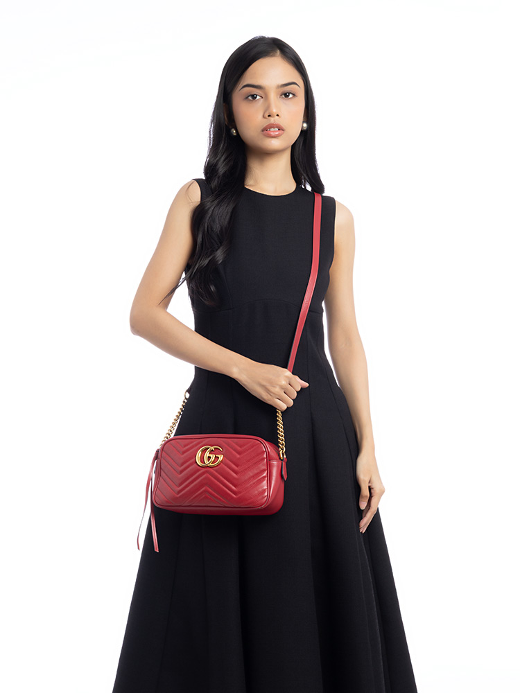 GG Marmont Matelasse Small Camera Bag Hibiscus Red