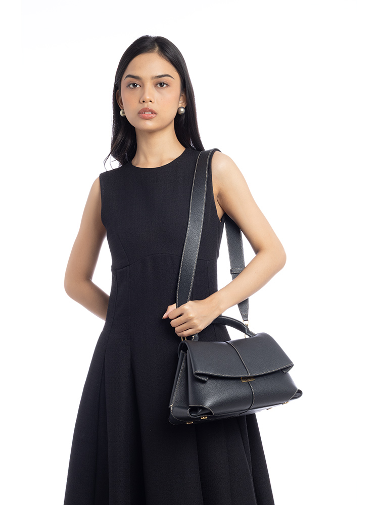 Textured Calfskin Mokki Black