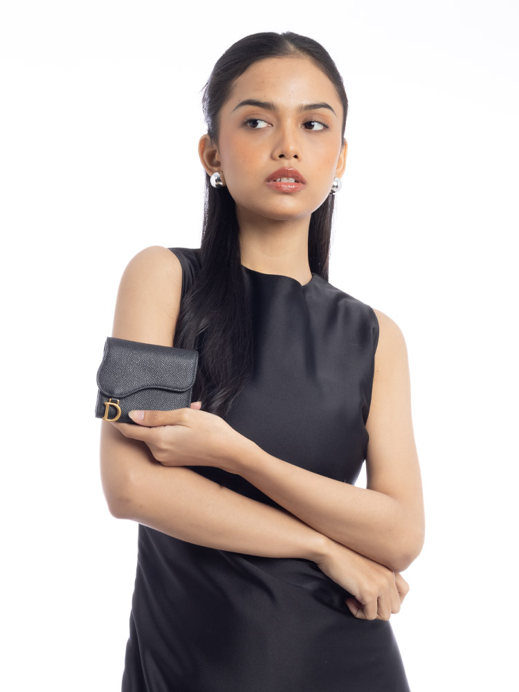 Grained Calfskin Saddle Lotus Wallet Black