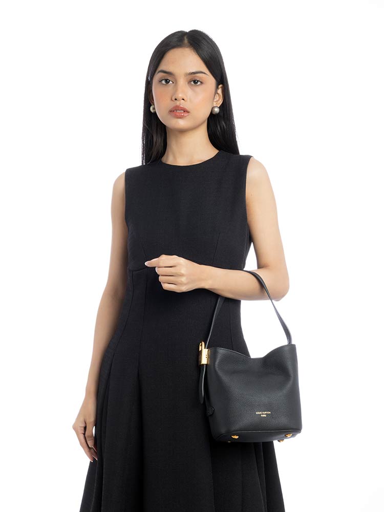 Grained Calfskin Low Key All In BB Noir