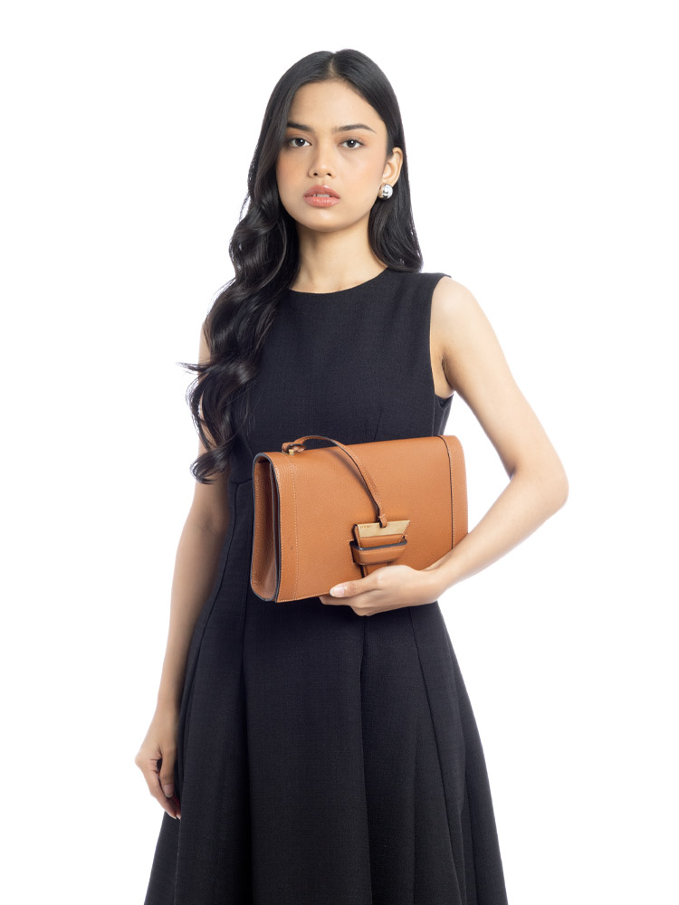 Goatskin Barcelona Pouchette Tan