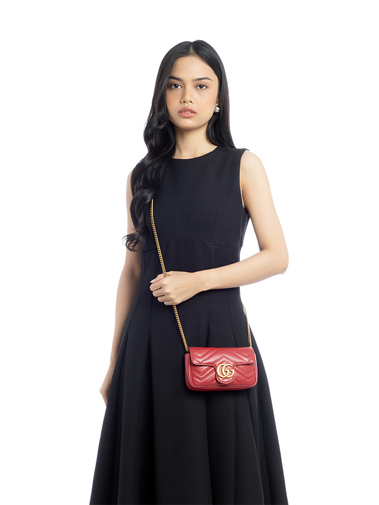 GG Marmont Matelasse Super Mini Shoulder Bag Hibiscus Red