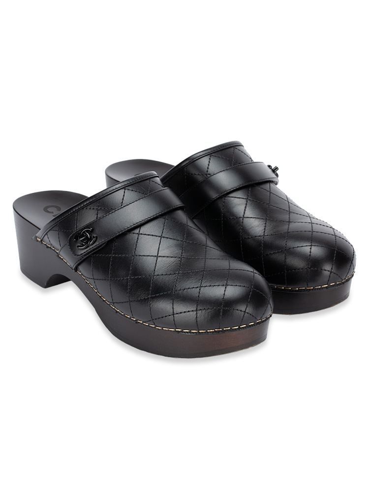 Quilted Calfskin Turn Lock Clogs Black Sz 40