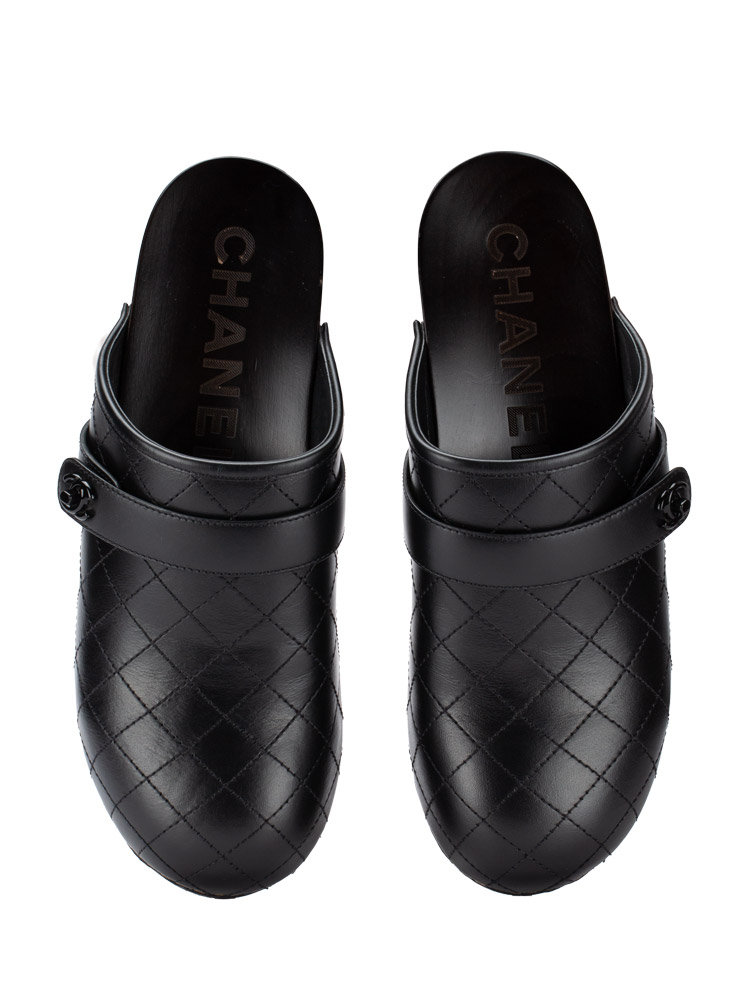 Quilted Calfskin Turn Lock Clogs Black Sz 40
