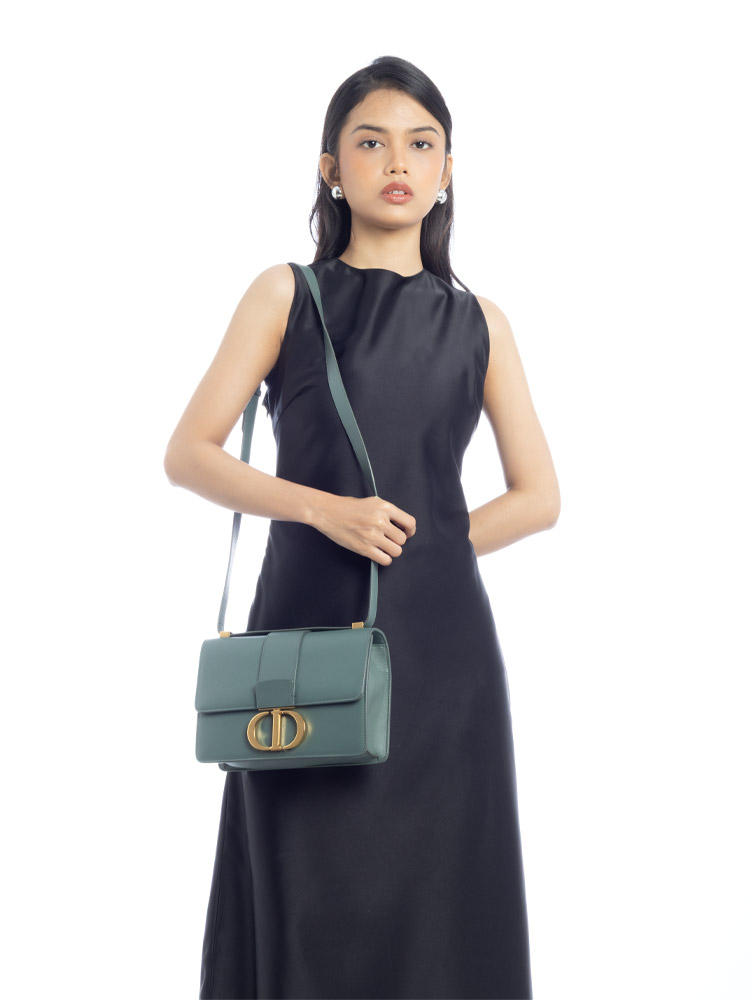 Box Calfskin 30 Montaigne Flap Bag Green