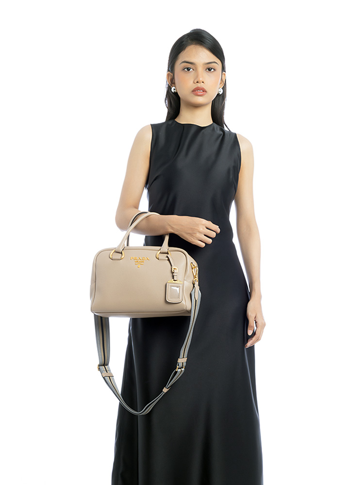 1BB086 Vitello Phenix Bauletto Cammeo