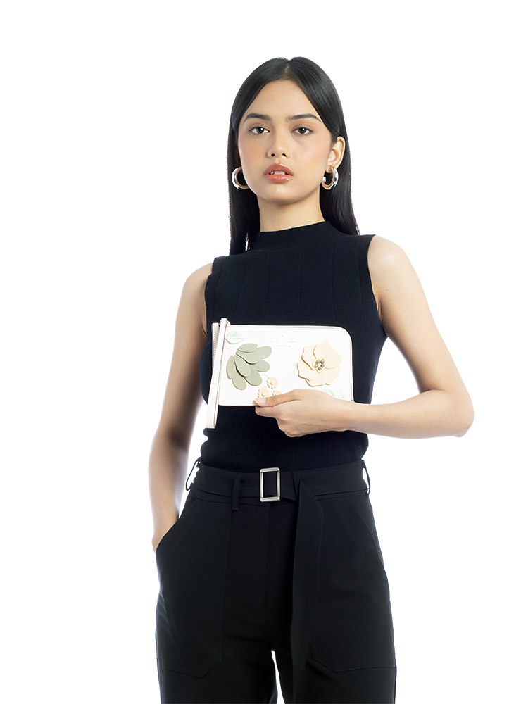Lucy Floral Medium L-Zip Wristlet Fresh Peach Multi