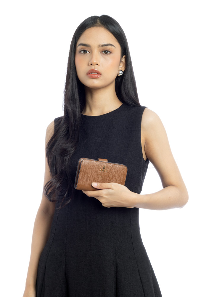 Camelia Medium Compact Wallet Cognac