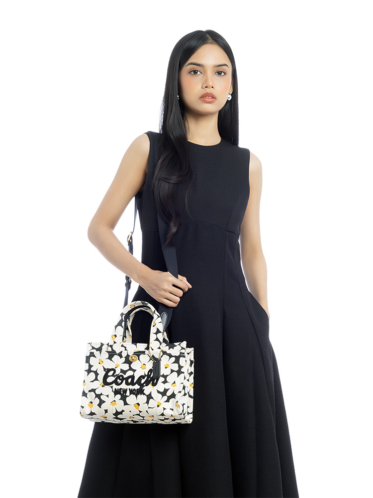 CR660 Cargo Floral Print 26 Tote Chalk Multi