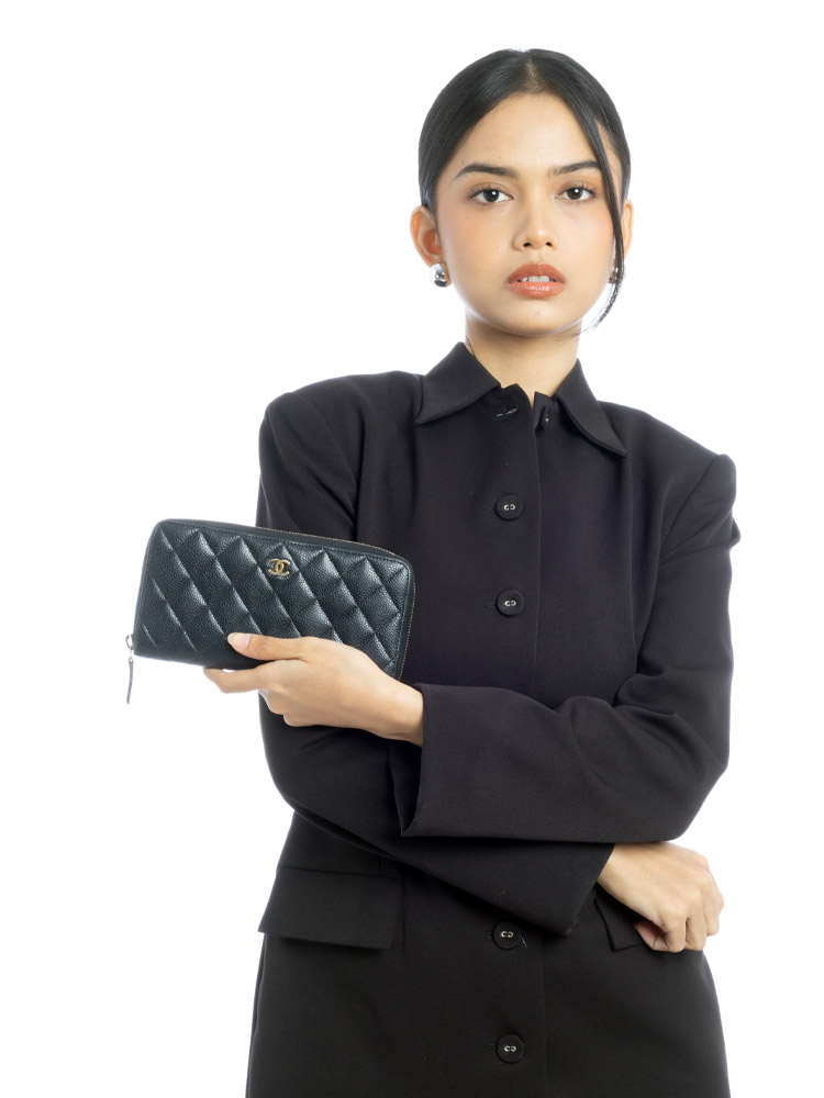 Caviar Large Gusset Zip Wallet Black