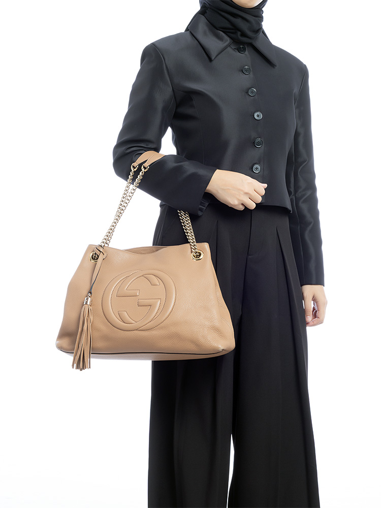 Pebbled Calfskin Soho Medium Chain Shoulder Bag Beige
