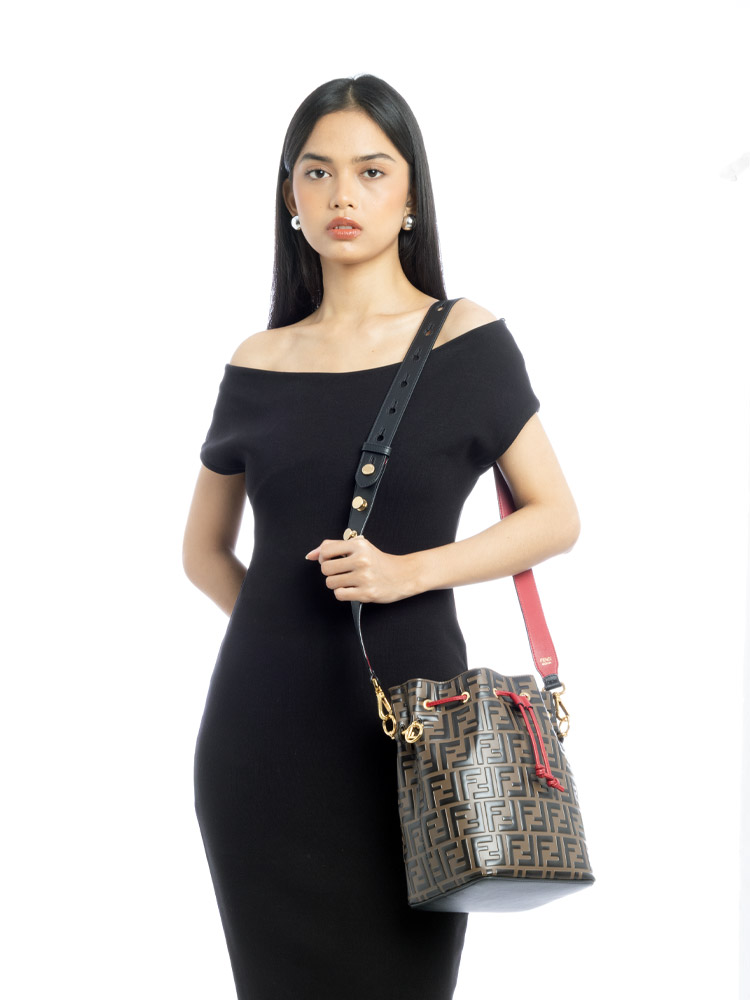 Vitello Grace FF 1974 Mon Tresor Grande Bucket Bag Black Fragola