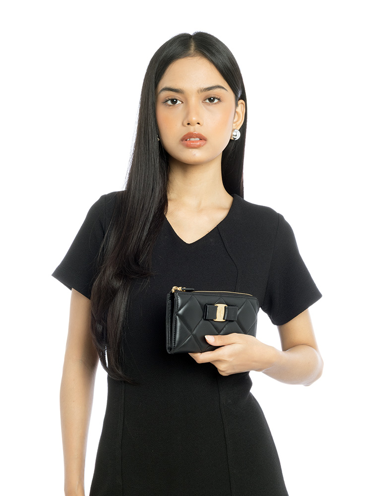 Lambskin Vara Bow Zip Wallet Black