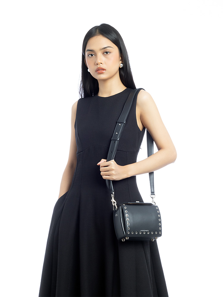 Grain Calfskin Perforated 16 Box Shoulder Bag Black