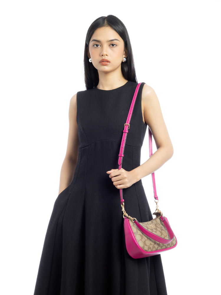 CM714 Signature Teri Shoulder Bag Khaki Cerise