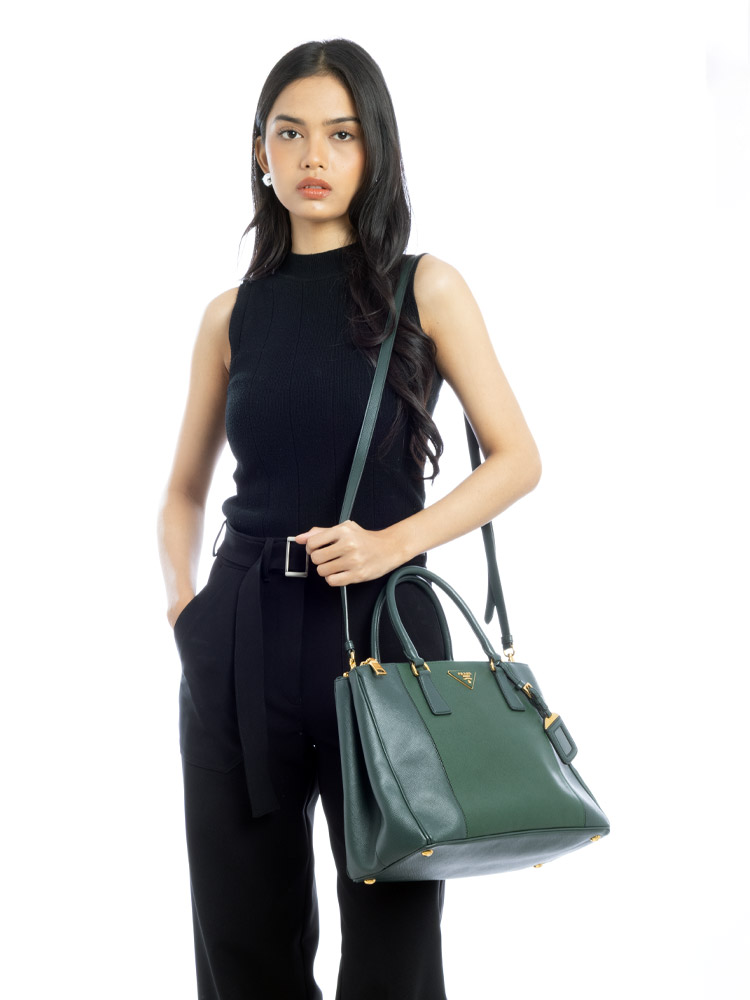 Saffiano Lux Bi-Color Double Zip Tote Smeraldo Lauro