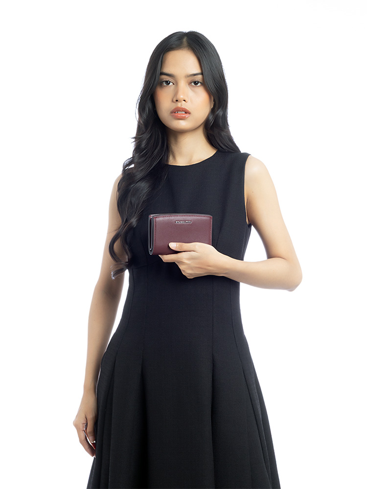 Bryant Medium Pebbled Leather Wallet Oxblood