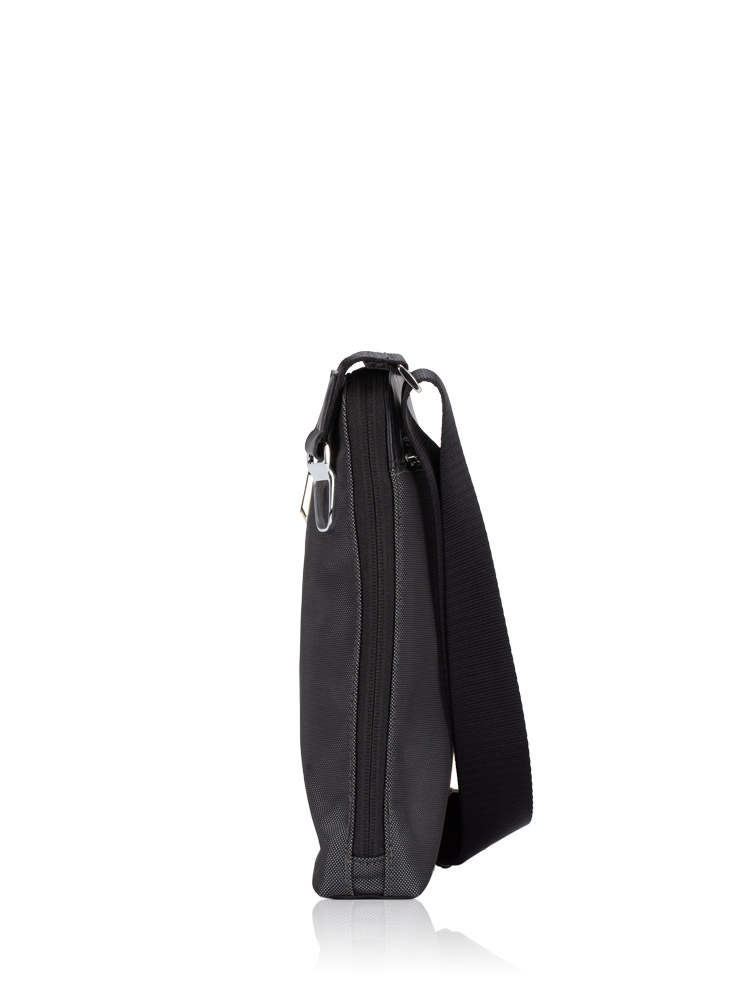 Arrive Owen Crossbody Black