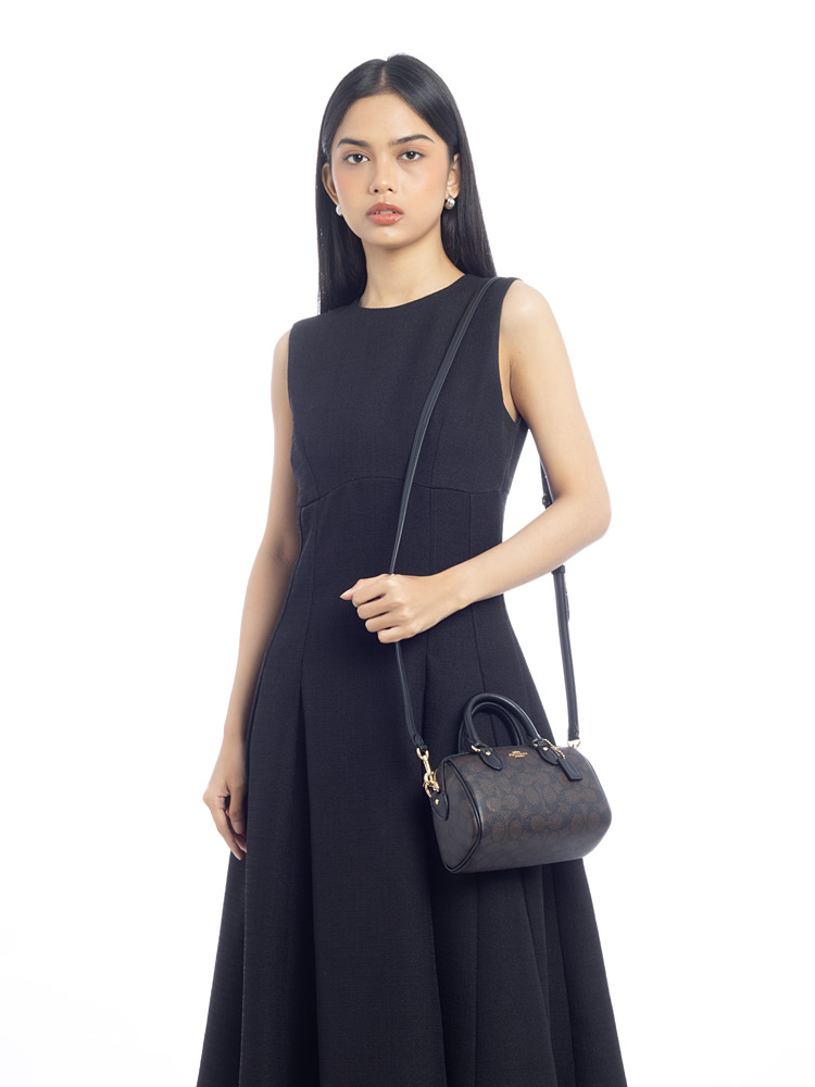 CW329 Signature Rowan Mini Crossbody Walnut Black