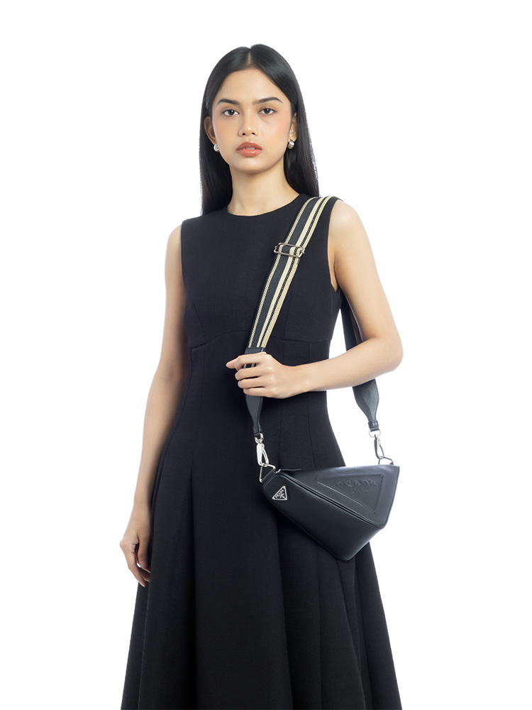 2VH155 Saffiano Triangle Shoulder Bag Nero