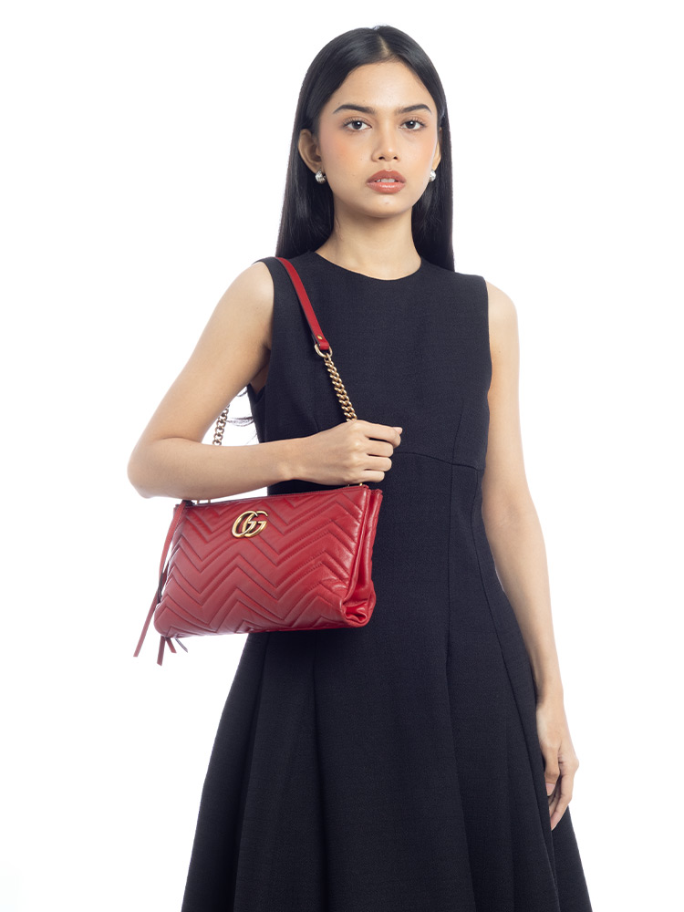 Calfskin GG Marmont Matelasse Double Zip Shoulder Bag Hibiscus Red