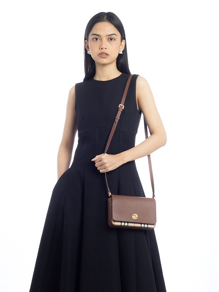 Grainy Calfskin Vintage Check Hampshire Crossbody Tan