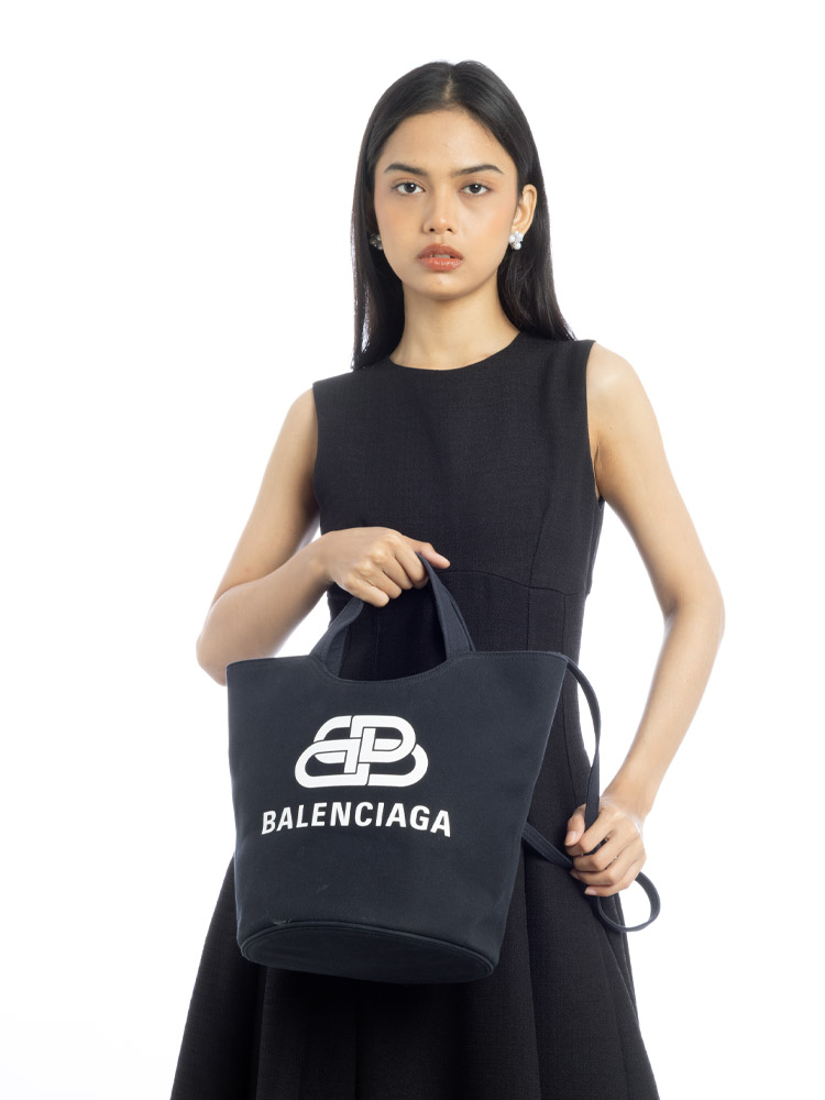 Canvas Wave Medium Tote Black White