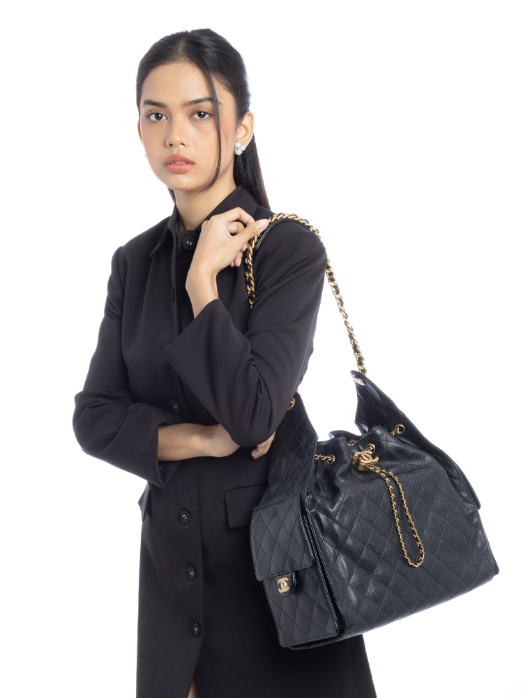 Caviar Chanel 25 Medium Handbag Black