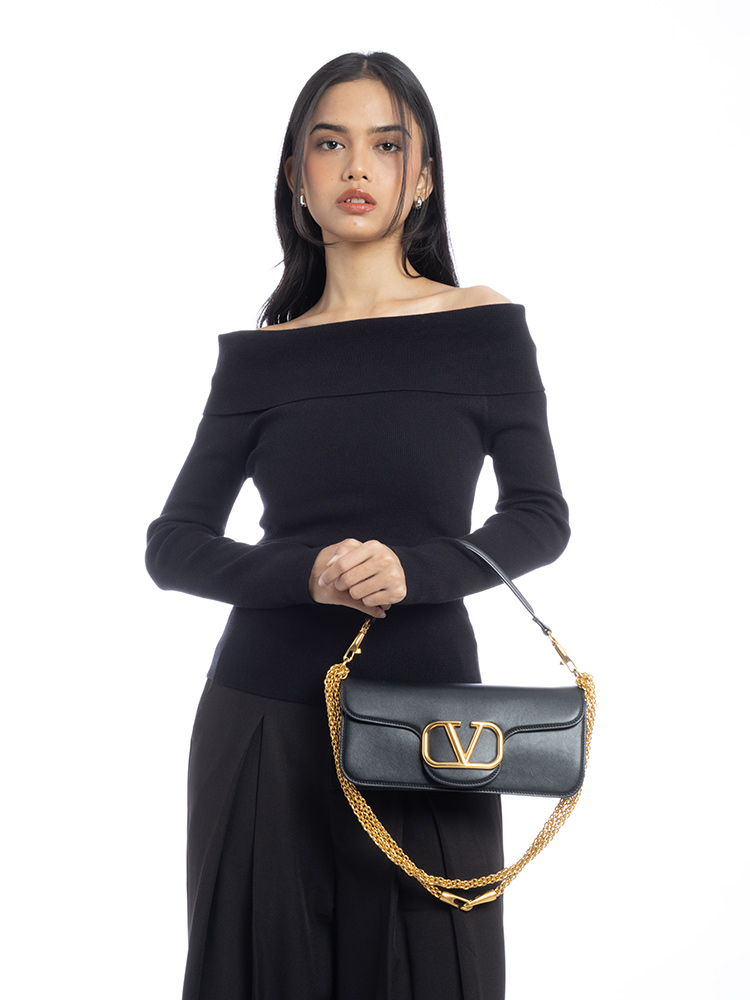 Calfskin Vlogo Loco Shoulder Bag Black