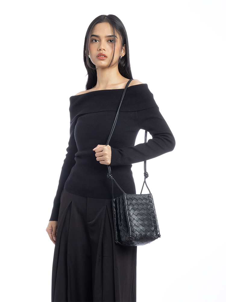 Nappa Intrecciato Flat Pouch On Strap Black