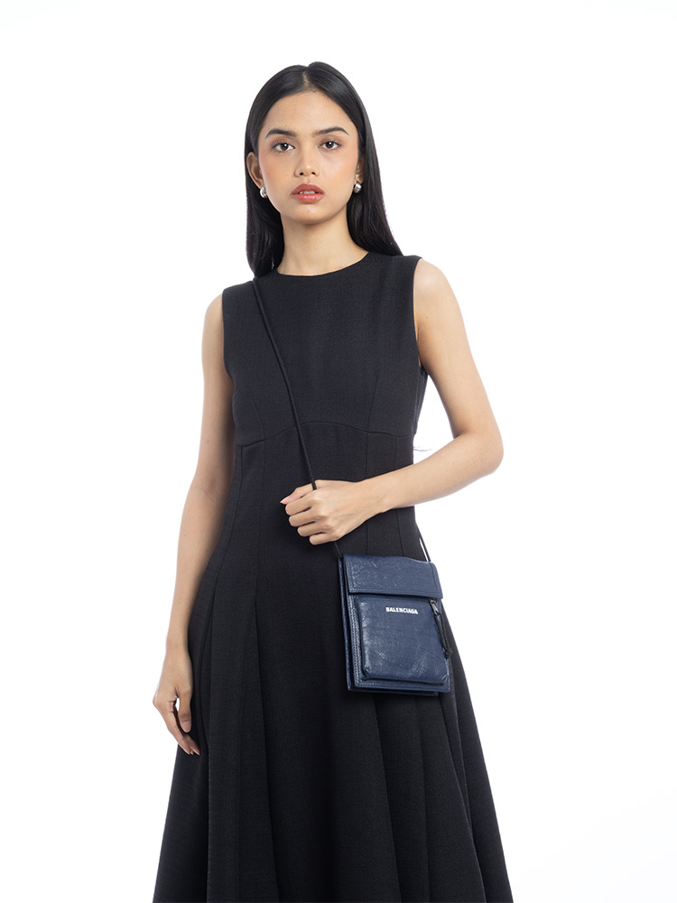 Arena Explorer Pouch with Strap Navy