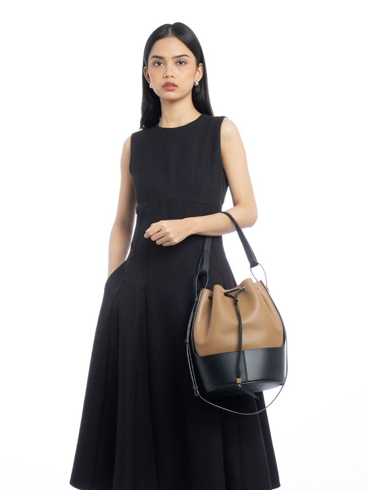 Calfskin Balloon Medium Shoulder Bag Black Oak
