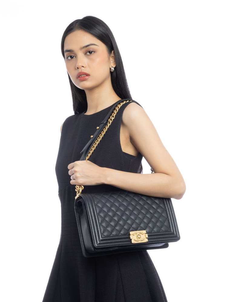 Caviar New Medium Boy Flap Bag Black