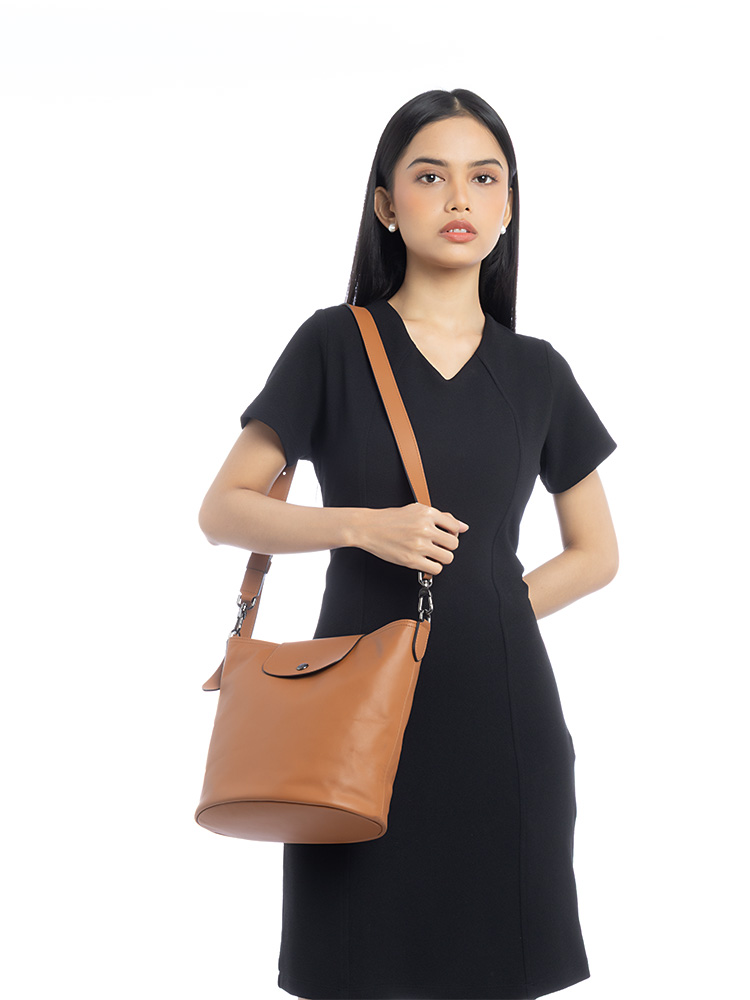 Le Pliage Xtra Medium Shoulder Bag Cashew