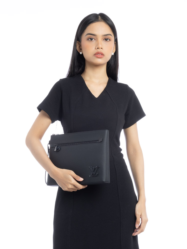 Grained Calfskin Aerogram Takeoff Pouch Noir