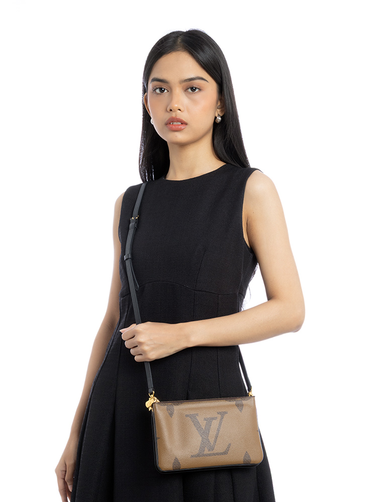Monogram Reverse Giant Double Zip Pochette
