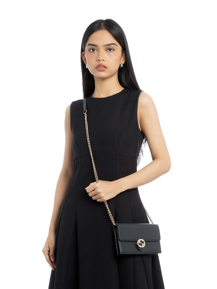 Pebbled Calfskin Interlocking G Chain Wallet Black