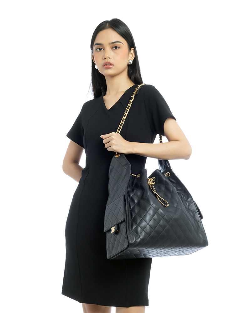 Caviar Chanel 25 Large Handbag Black