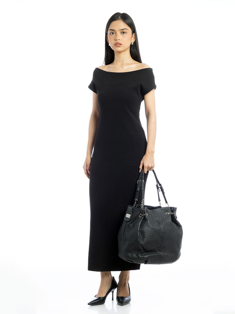 Calfskin Signature Drawstring Tote Black