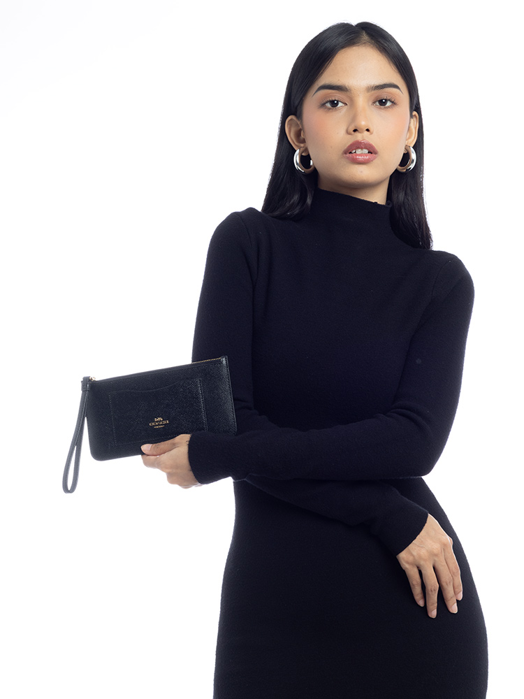 F39236 Crossgrain Wristlet Black