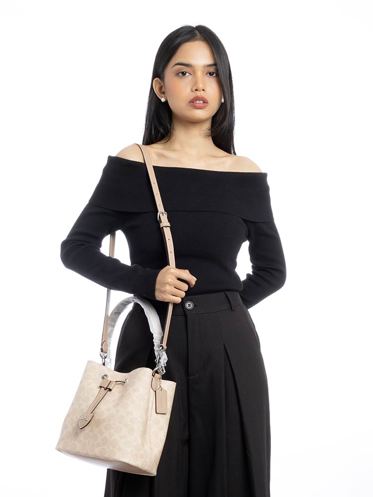 CBH07 Signature Rowan Bucket Bag Sand Taupe