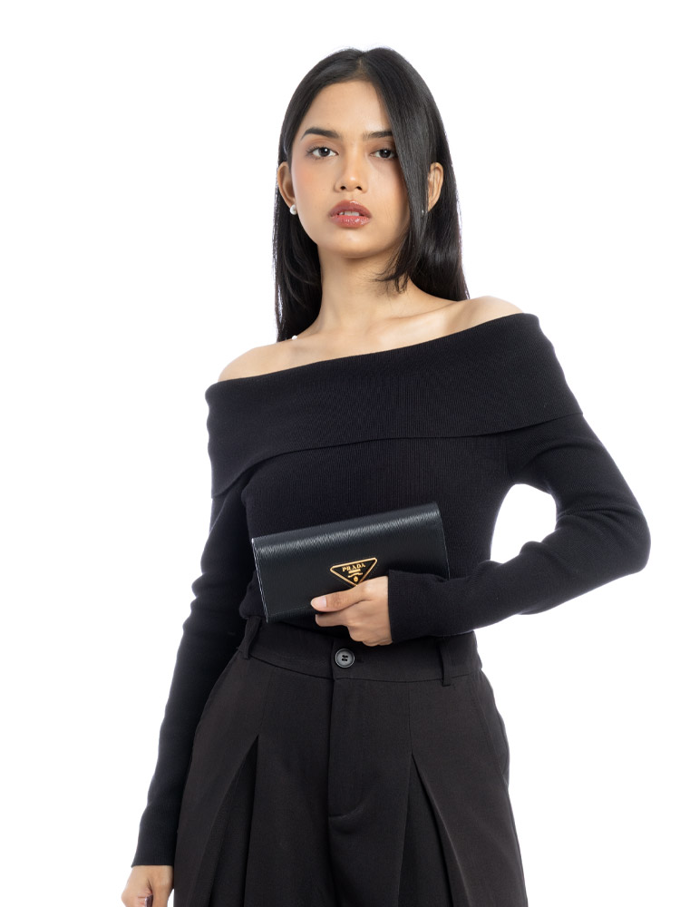 1MH132 Vitello Move Triangle Long Wallet Nero