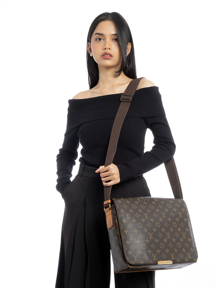 Monogram Abbesses Messenger